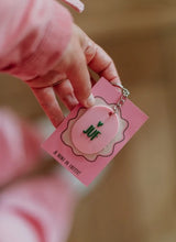 Afbeelding in Gallery-weergave laden, Sleutelhanger met kaart - Juf | MYKK Jewelry