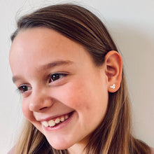 Afbeelding in Gallery-weergave laden, MYKK Jewelry | Kinder sieraden Zilveren kinderoorbellen - Muis