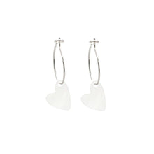 Afbeelding in Gallery-weergave laden, MYKK Jewlery Oorbellen RVS - Hart parelmoer zilver