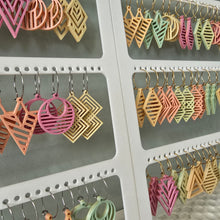 Afbeelding in Gallery-weergave laden, Pastel 3d geprinte oorbellen
