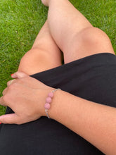Afbeelding in Gallery-weergave laden, MYKK Jewelry | RVS armband - Lavasteen roze
