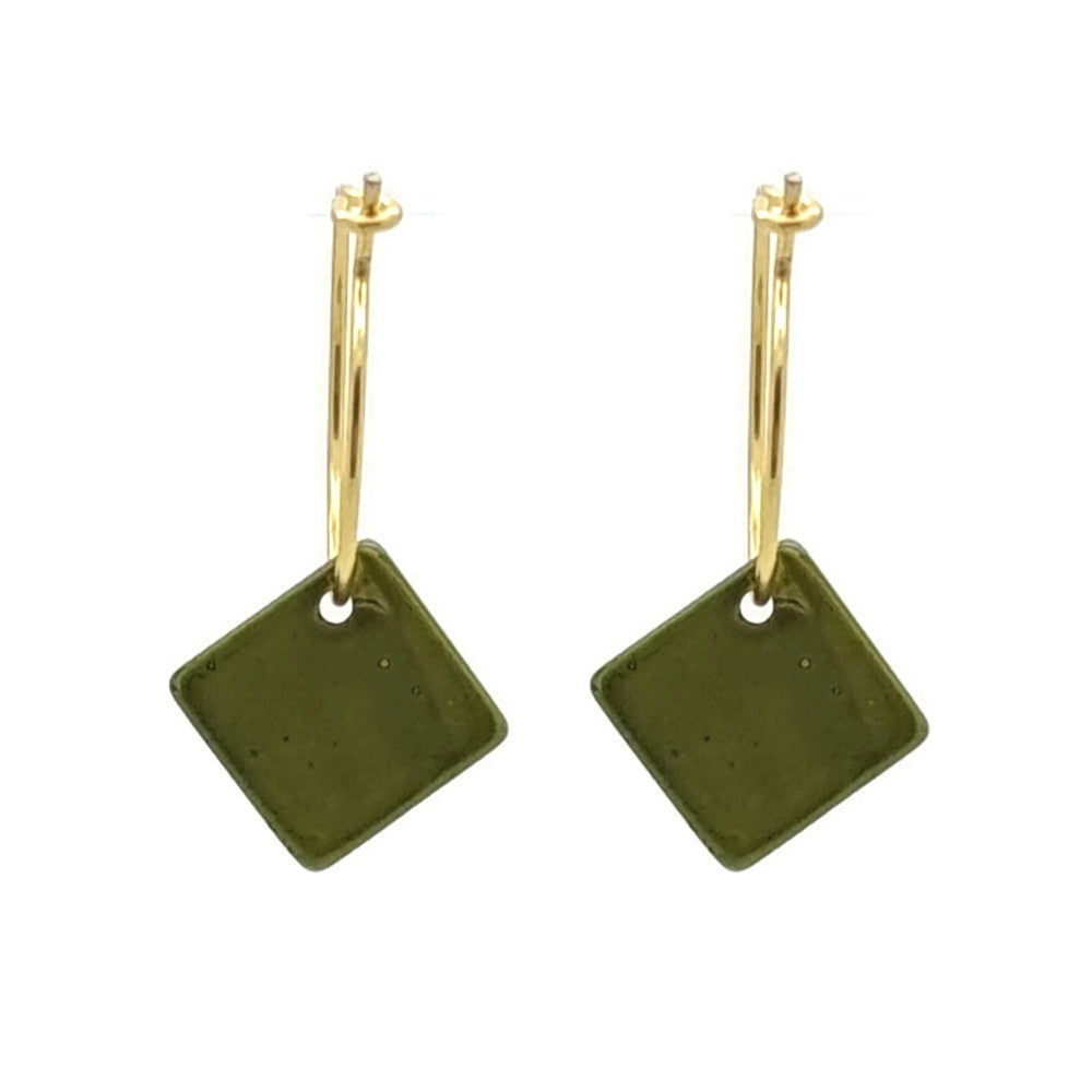 Oorbellen RVS goud - Schelp vierkant olijfgroen MYKK Jewelry
