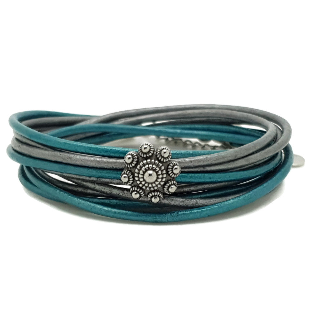 MYKK Jewelry | RVS Zeeuwse knop armband dubbel - Blauw groen en grijs metallic leer