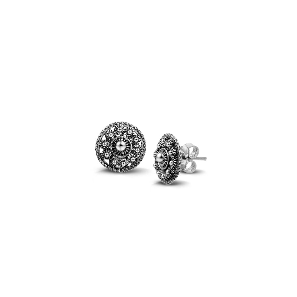 Zeeuwse knop oorbellen - Zilveren oorstekers Goese knop | MYKK Jewelry